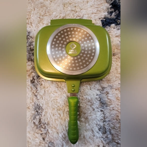 Cook's Companion® Cast Aluminum Ceramic Nonstick Versa Flip Pan Grill Lime Green - Picture 1 of 7